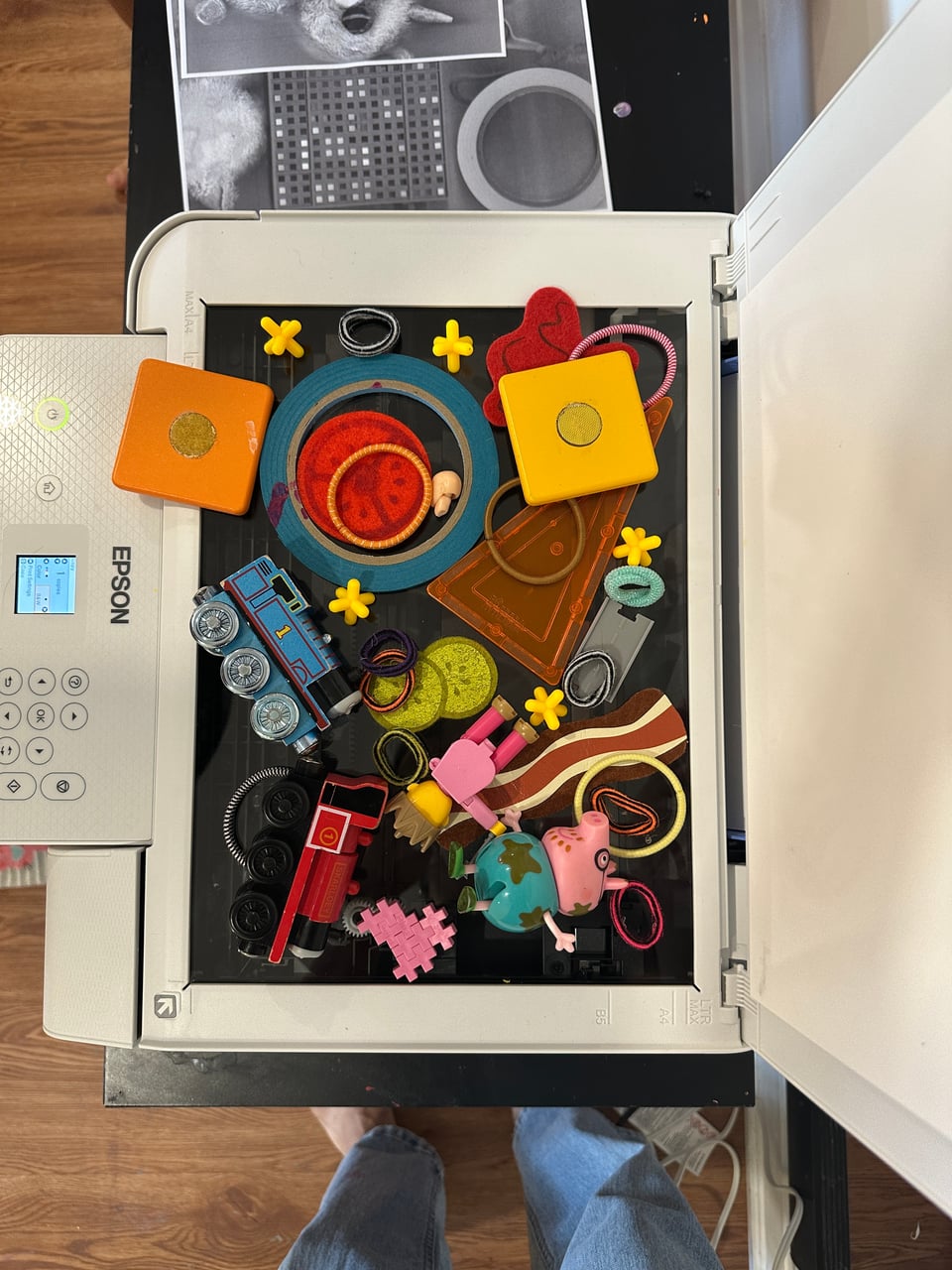 Theme: Dot, Line and Shape preview 8